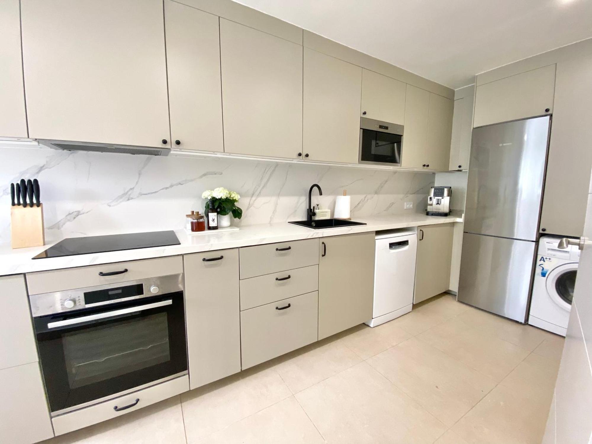 Townhouse W/Sea View & Garden Vila Estepona Exterior foto